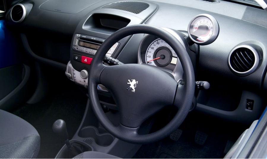  Peugeot 107 2006 года  (фото 6 из 48)